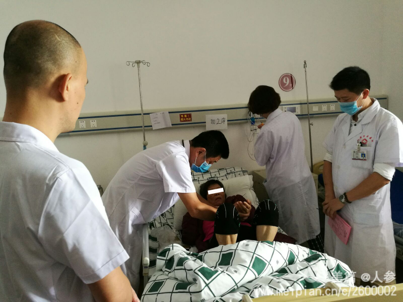 王永春教学查房2.jpg 王永春教学查房2.jpg