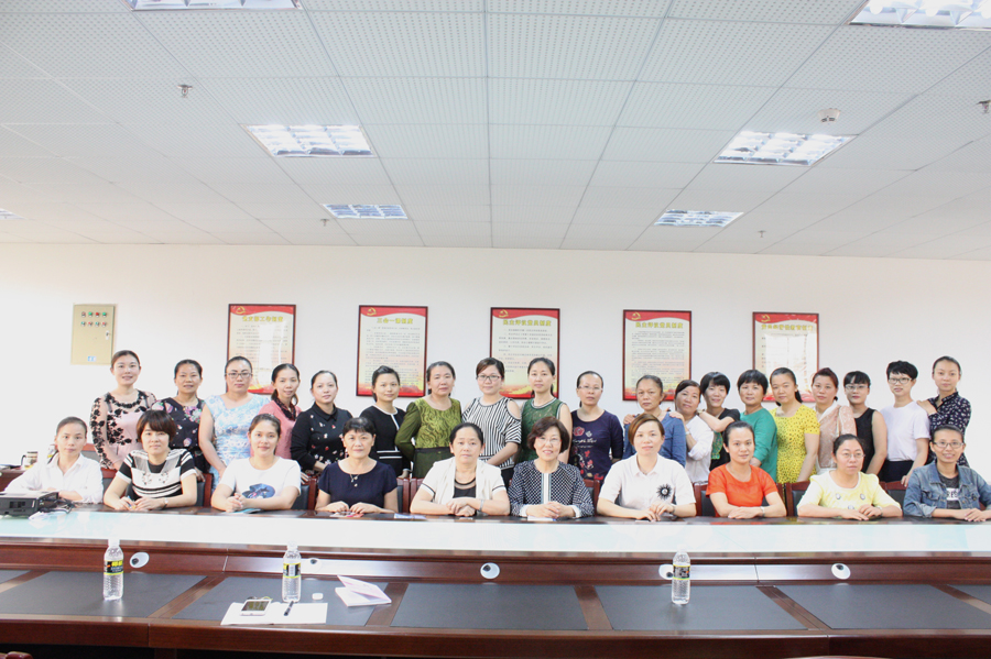 护理部培训合照.jpg 护理部培训合照.jpg