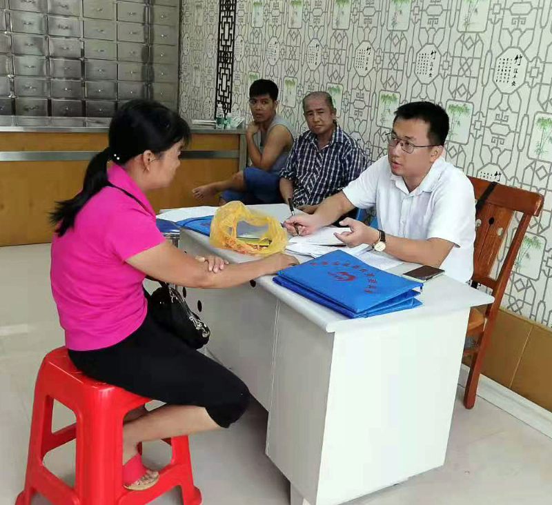 刘小朋工作照.jpg 刘小朋工作照.jpg