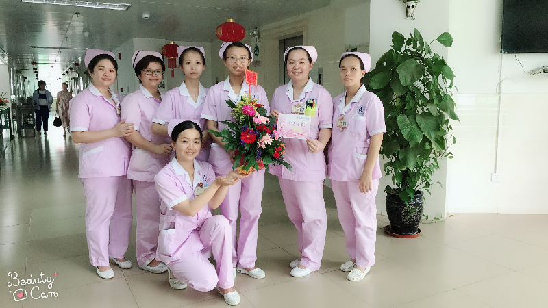 黄蕊512护士节照2.jpg 黄蕊512护士节照2.jpg