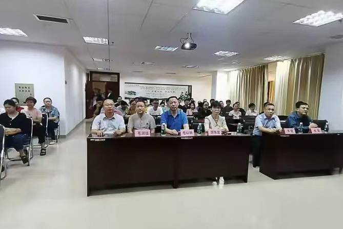 hezhao-2.jpg